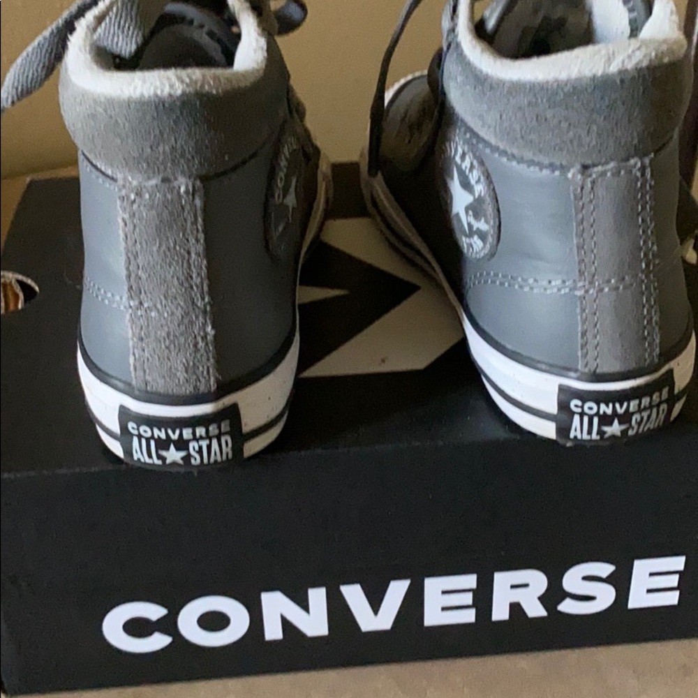 Sneakers - Picture 4 of 5